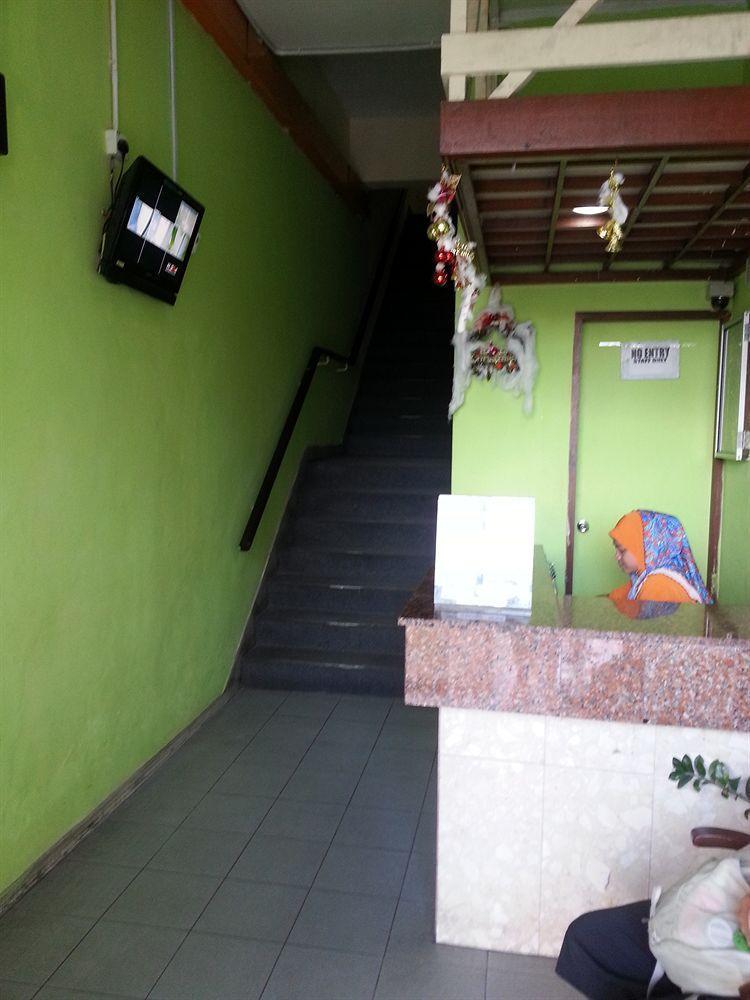 Hotel Iskandar Kota Kinabalu Exteriör bild