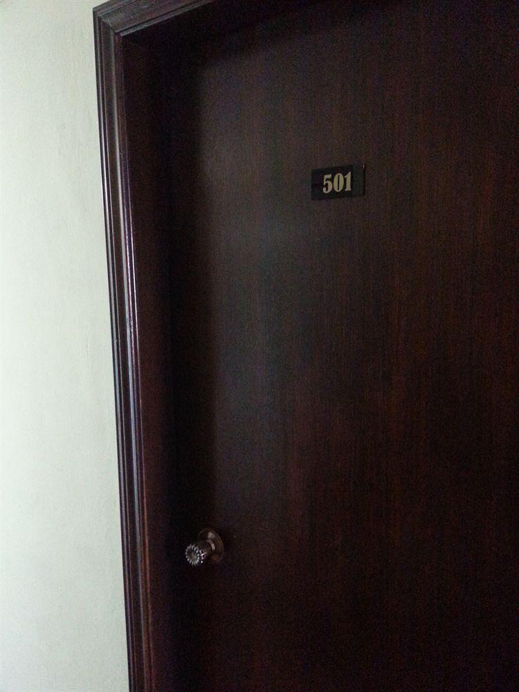 Hotel Iskandar Kota Kinabalu Exteriör bild